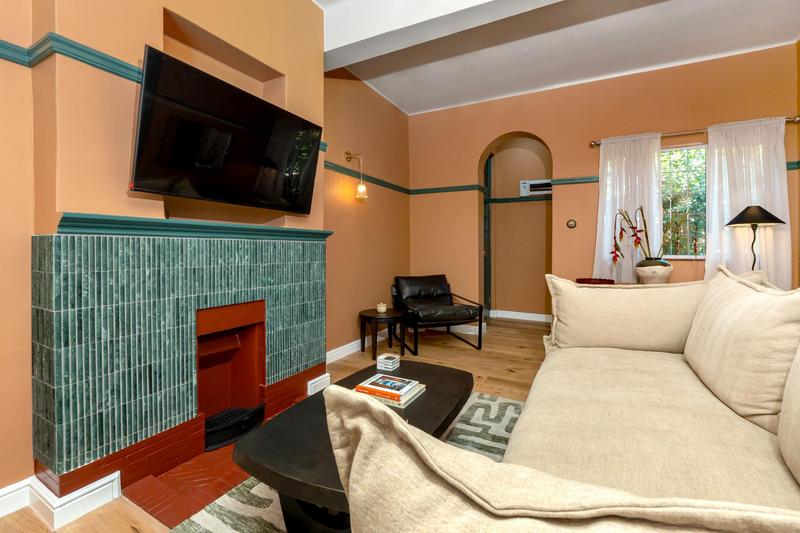 To Let 2 Bedroom Property for Rent in Sea Point Western Cape